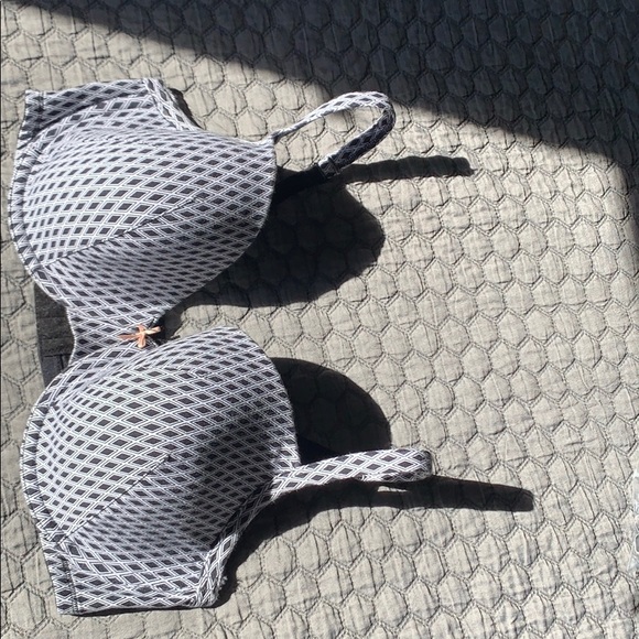 Black and White Diamond Pattern Bra 40DDD - Picture 3 of 7